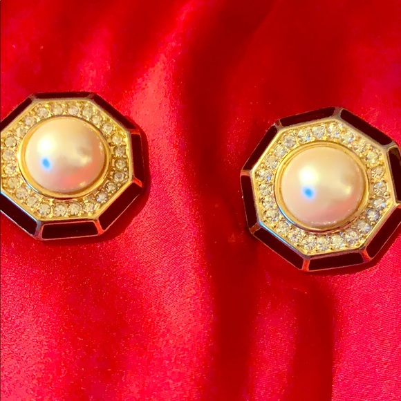 Earrings - Picture 1 of 2